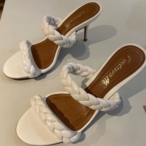 White L’INTERVALLE Sandals